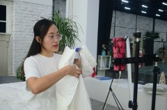 服務(wù)“夜”態(tài)，創(chuàng)造商機(jī)！英儂魏經(jīng)理如是說(shuō)